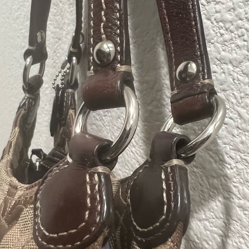 Coach Hand Bag D0982-42949 Brown/Tan with Lilac inside lining Like new - Picture 3 of 12